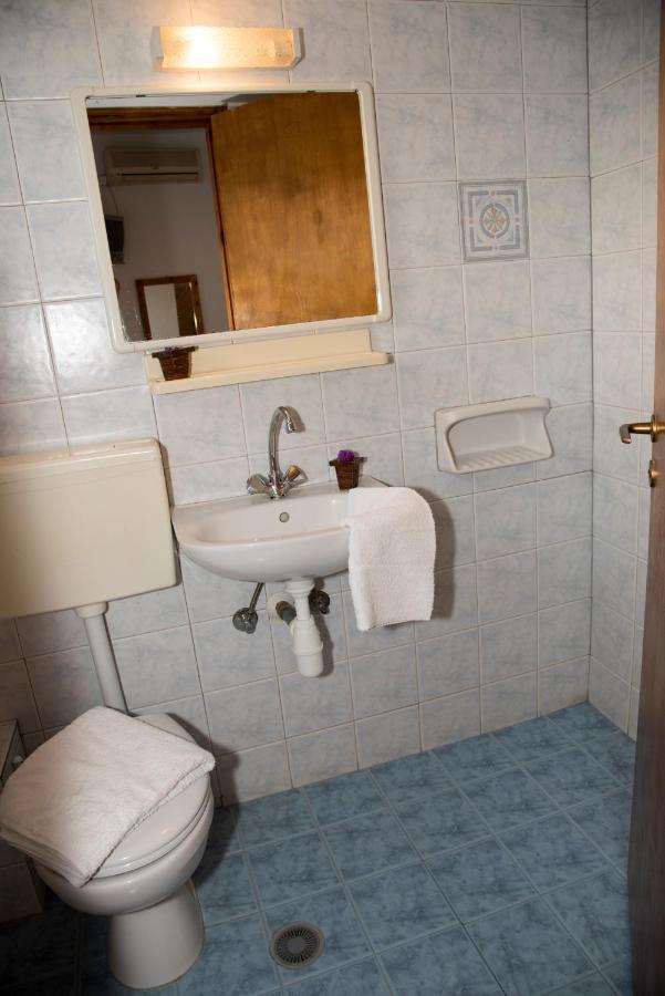 Damianos Rooms Adámas Eksteriør bilde