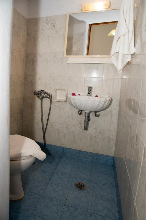Damianos Rooms Adámas Eksteriør bilde